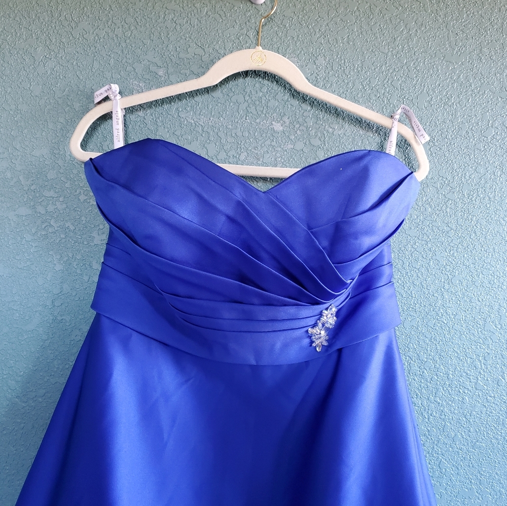 Alfred Angelo Gown - Picture 3 of 6